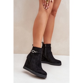 Bottines compensées noires à bride décorative le noir 1