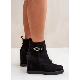 Bottines compensées noires à bride décorative le noir 2