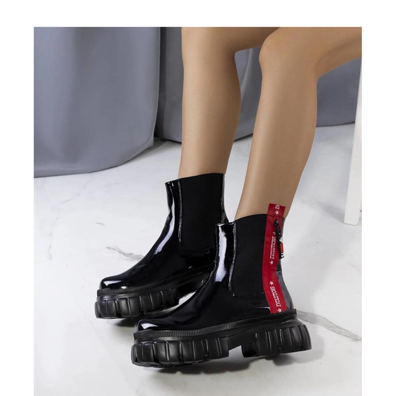 Bottines vernies noires par Casta - Solea le noir 1