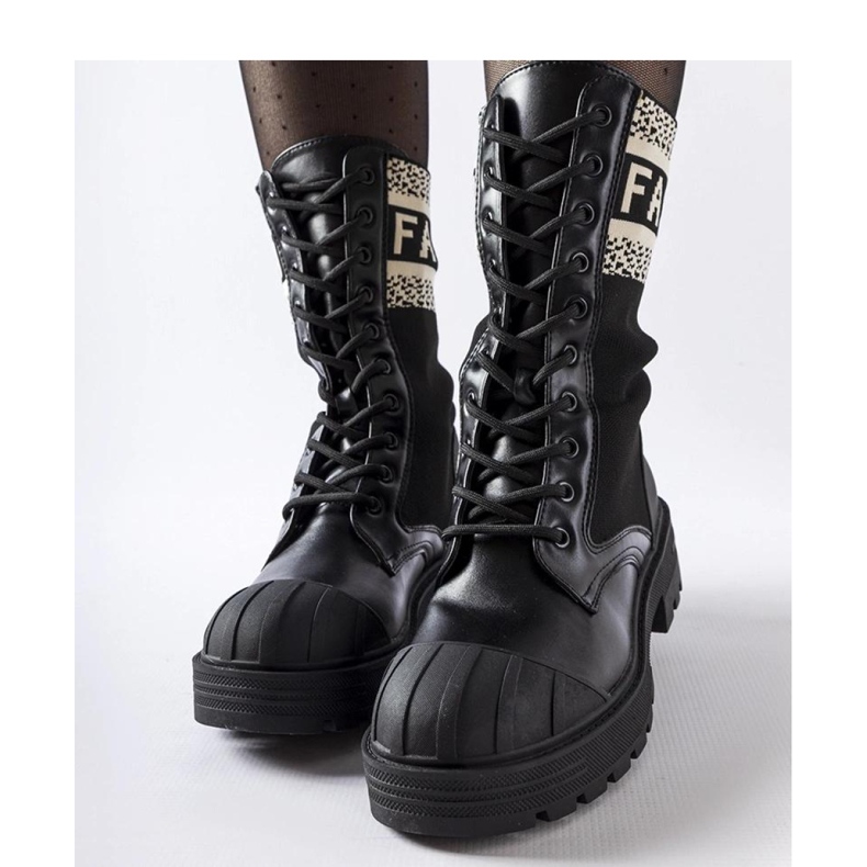 Boots chaussettes noires avec inscription Daria - Solea blanche le noir 1 Boots chaussettes noires avec inscription Daria - Solea blanche le noir 1