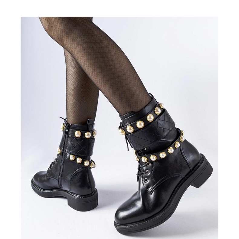 Bottines isolées noires avec perles normandes - Solea le noir 1