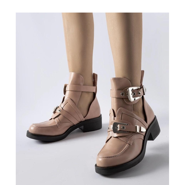 Bottines roses à découpes 1