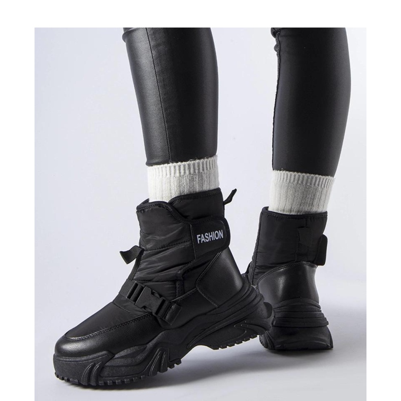Bottes de neige isolées noires avec Velcro le noir 1 Bottes de neige isolées noires avec Velcro le noir 1