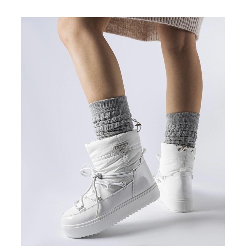 Bottes de neige isolées blanches avec bande élastique 1