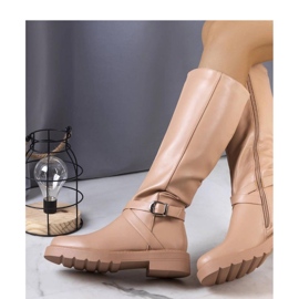 Bottes isolées beiges par Olmin - Solea 1 Bottes isolées beiges par Olmin - Solea 1