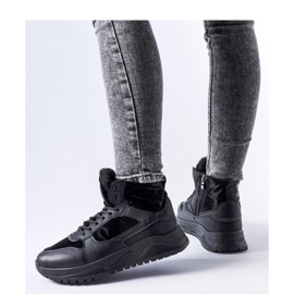 Baskets montantes isolées noires par Malles - Solea 1