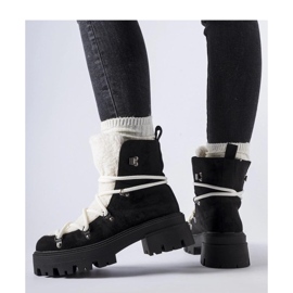 Bottes de travail noires avec languette décorative 1