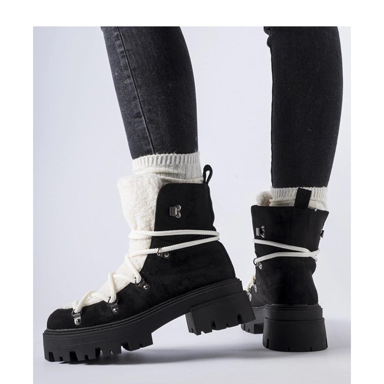 Bottes de travail noires avec languette décorative 1