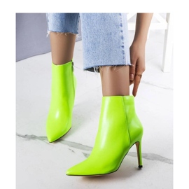Bottines vertes à talons 1