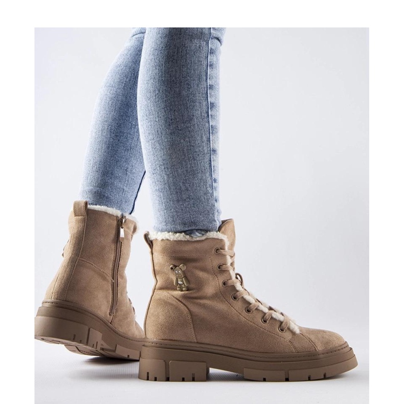 Bottines isolées beiges en éco-daim 1