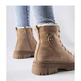 Bottines isolées beiges en éco-daim 3