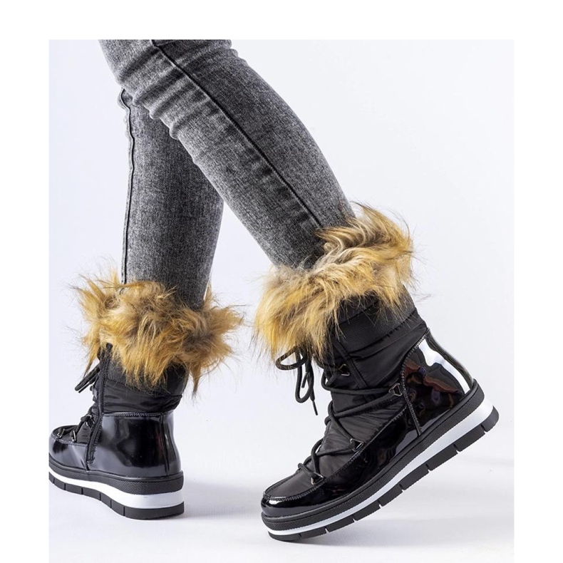 Bottes de neige vernies noires avec fourrure 1