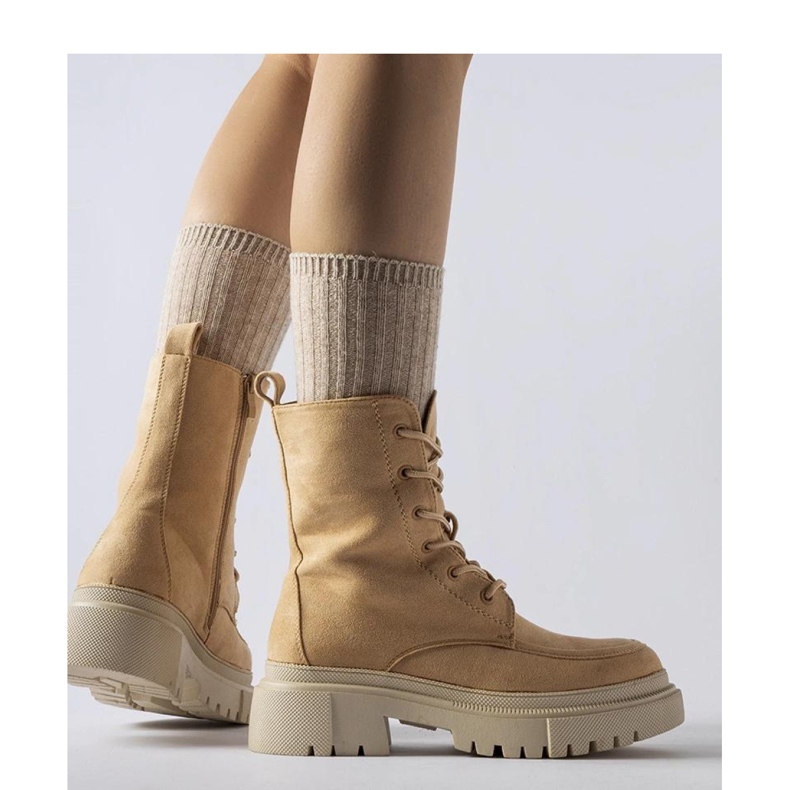 Boots marron à semelle massive le noir 1