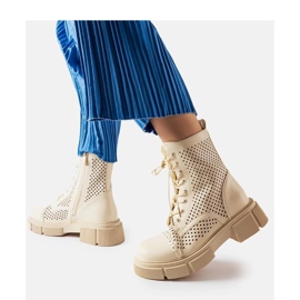 Bottines ajourées beiges 2