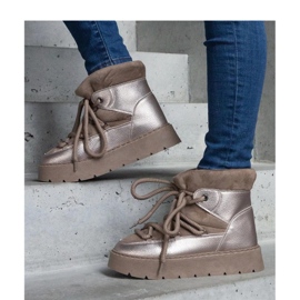 Bottes de neige à plateforme isolées avec de la fourrure beige 1 Bottes de neige à plateforme isolées avec de la fourrure beige 1