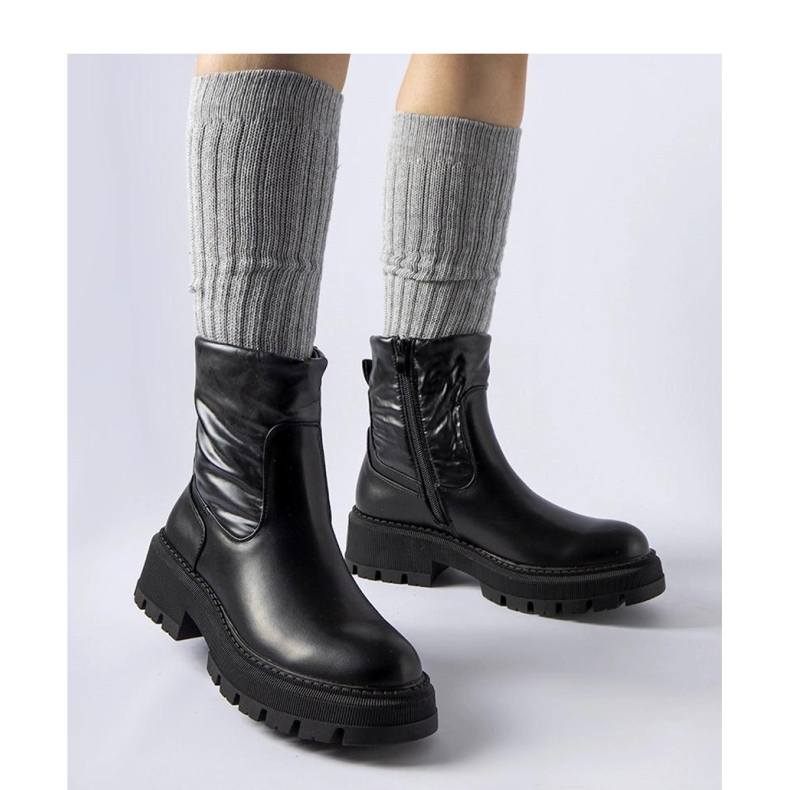Bottines noires avec tige décorative 1