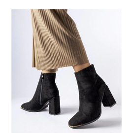 Bottines en daim noir sur le montant le noir 2