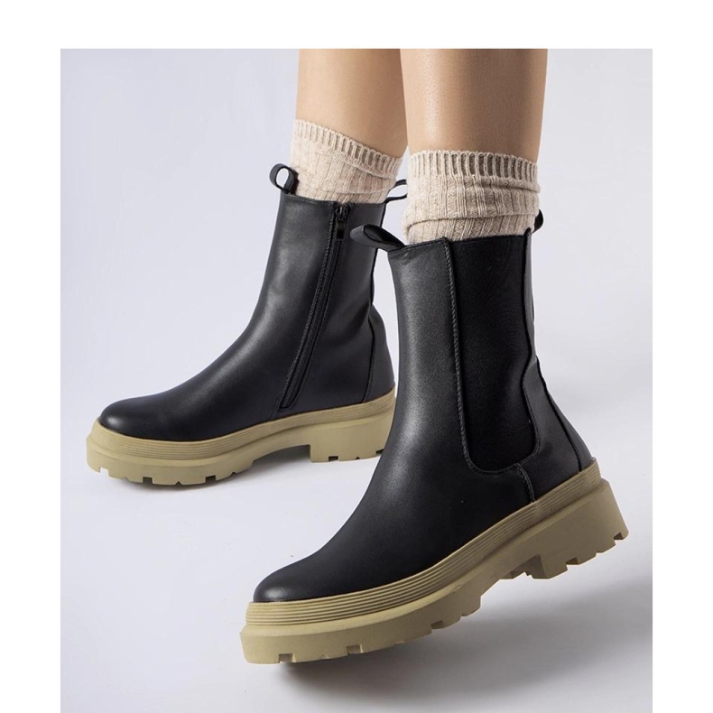 Bottines noires à semelle olive le noir 1