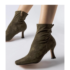 Bottines vertes à talons bas 1