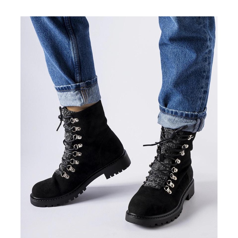 Bottines noires en éco-daim 1