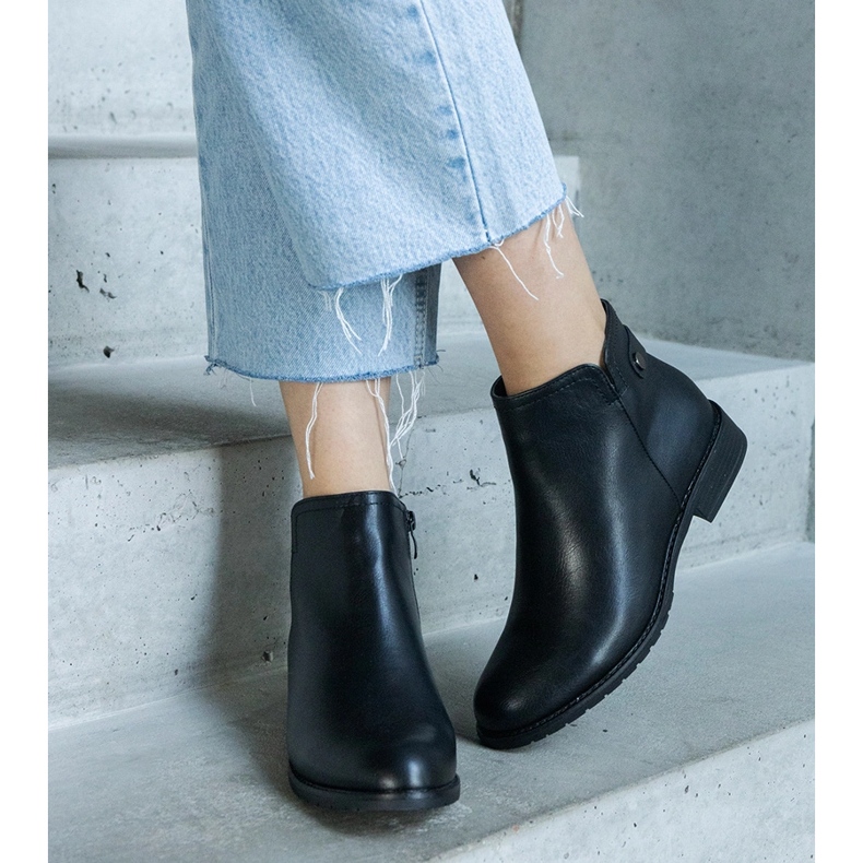 Bottes isolées noires pour femmes 1