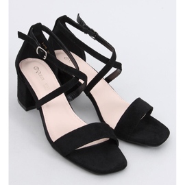 Sandales noires à talons bas le noir 5