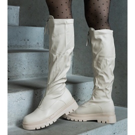Bottines beiges en éco-cuir à talon plat ornées d'une fermeture éclair 3