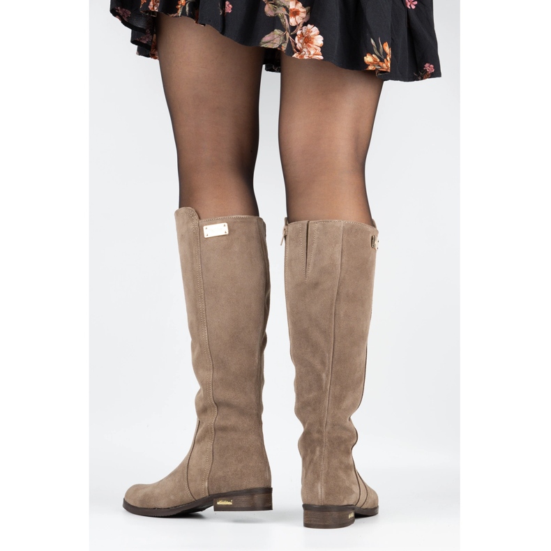 Olivier Bottes à la mode Klara beige 1