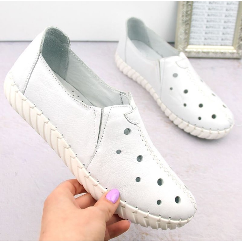 Chaussures Artiker W HBH66A en cuir ajouré blanc 2
