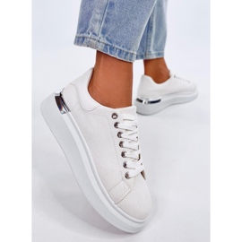 Sneakers toile sportive féminine sur les quartiers blancs 2