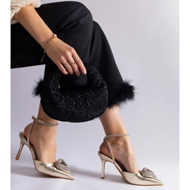 Escarpins hauts dorés à talon ouvert ornés de zircons 2