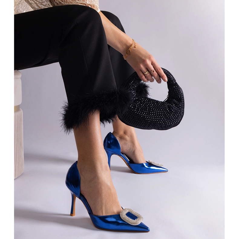 Épingles bleues ornées de zircons 2