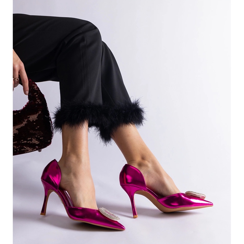 Talons hauts roses ornés de zircons 2