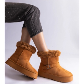 Bottes de neige isolées marron décorées de fourrure brun 2