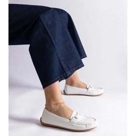 Mocassins classiques blancs en cuir écologique blanche 1