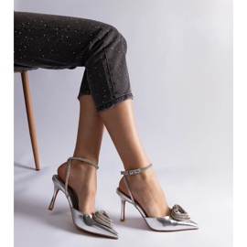 Talons hauts argentés à talon ouvert orné de zircons 3