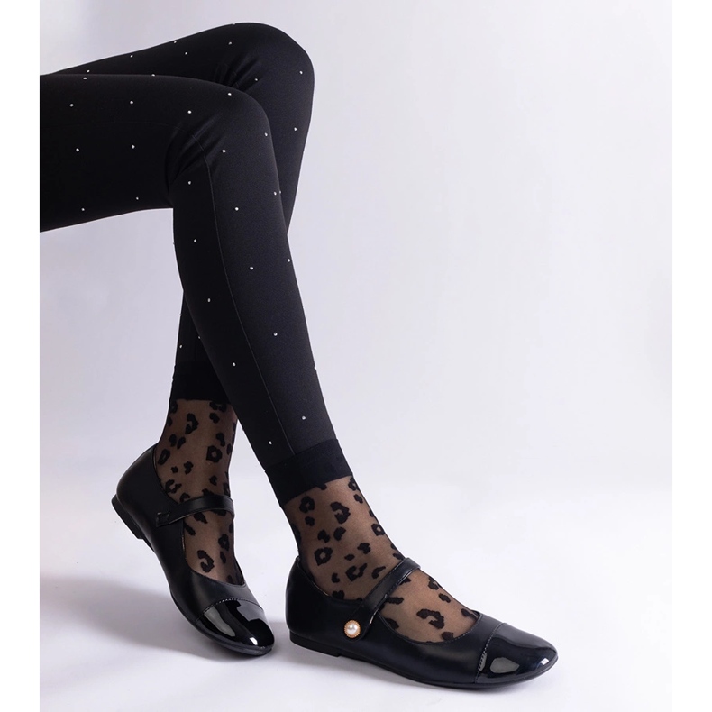 Ballerines noires à bout verni, fermées par velcro 1