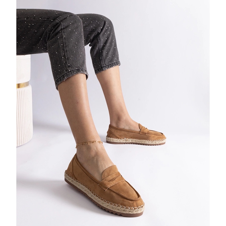 Caramel glissant des espadrilles sur la plate-forme brun 1