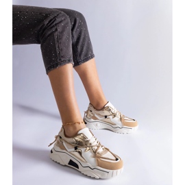 Baskets beiges ornées d'un cordon en zircon 1