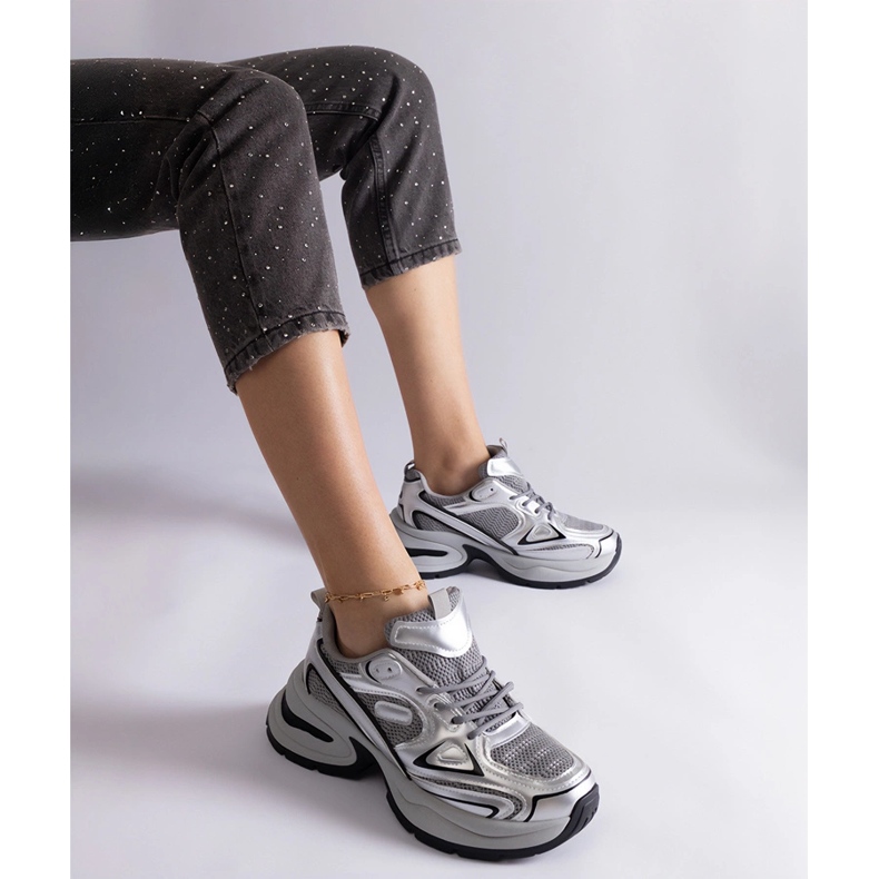 Baskets argentées à semelle massive 1
