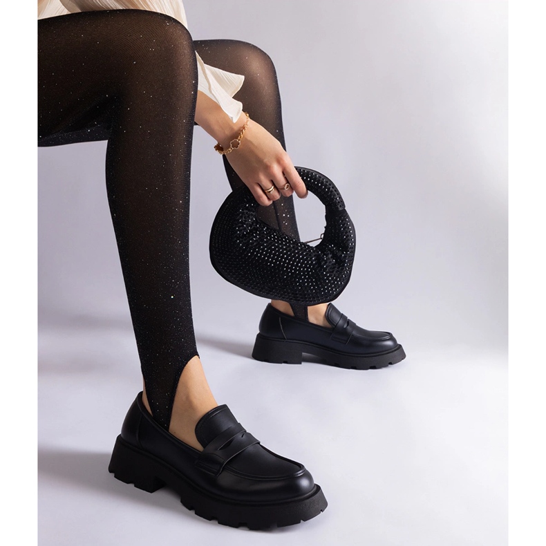 Mocassins noirs pour femmes en cuir écologique 1