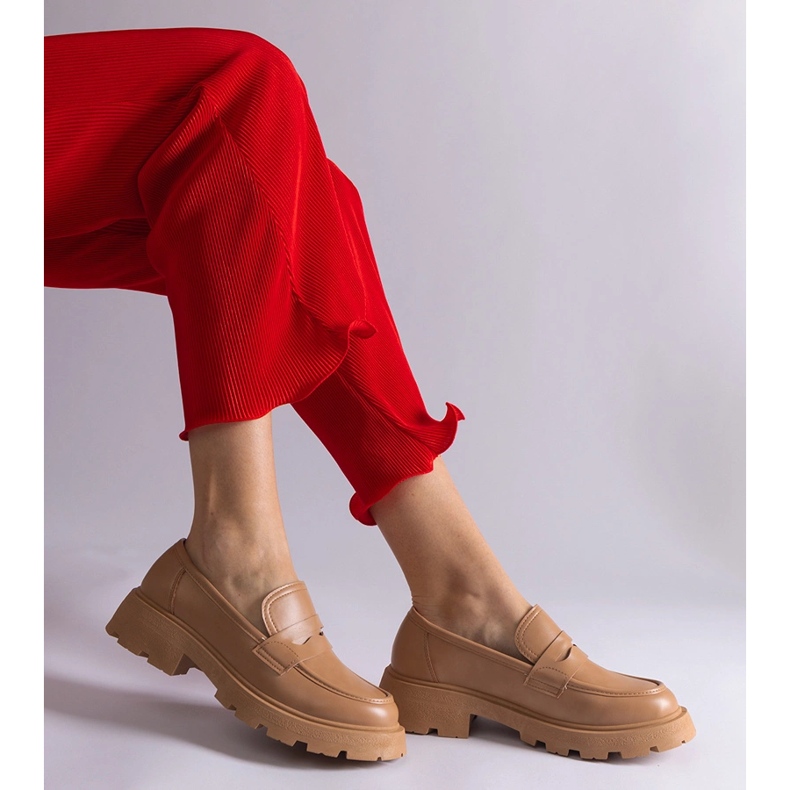 Mocassins pour femmes beige foncé en cuir écologique 2