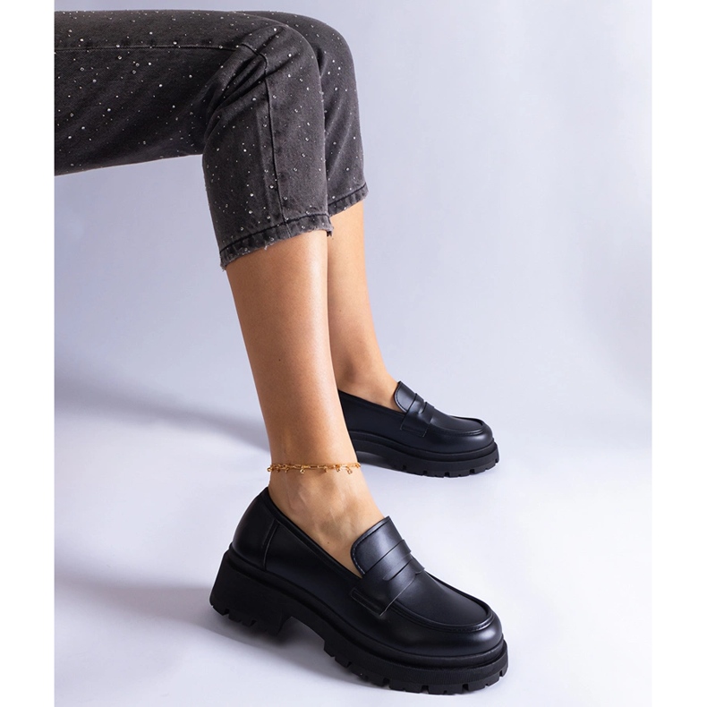 Mocassins en éco-cuir noir 1