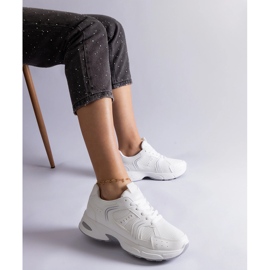 Baskets de sport blanches 1
