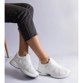 Baskets de sport blanches 2