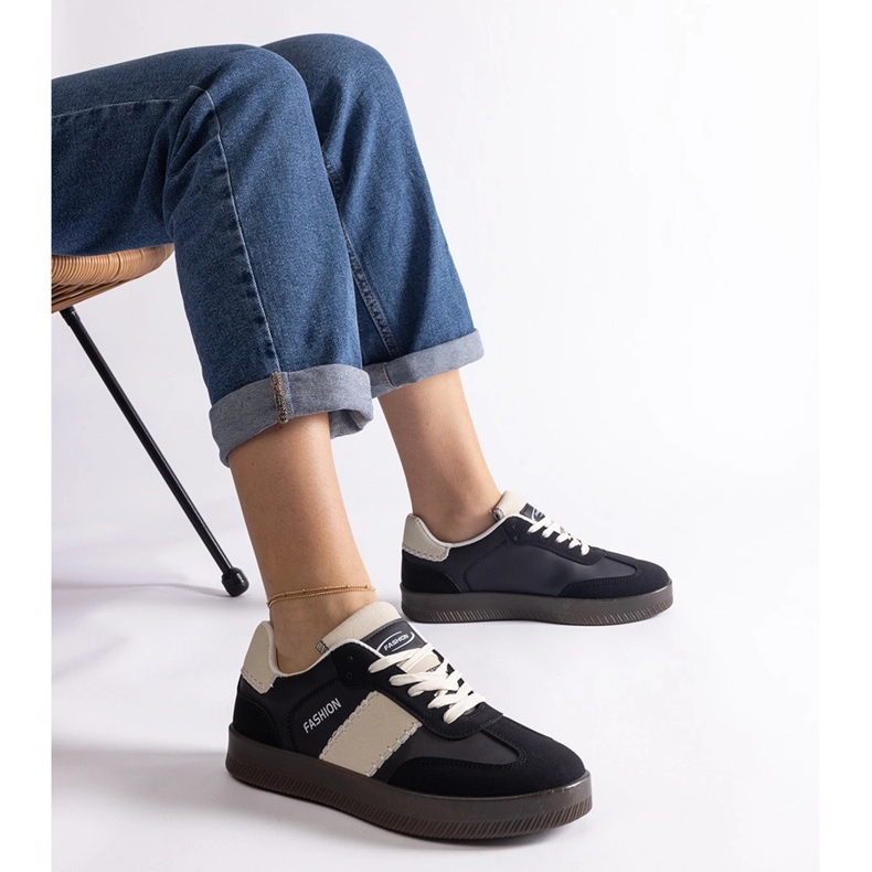 Baskets à plateforme noires avec surpiqûres 1