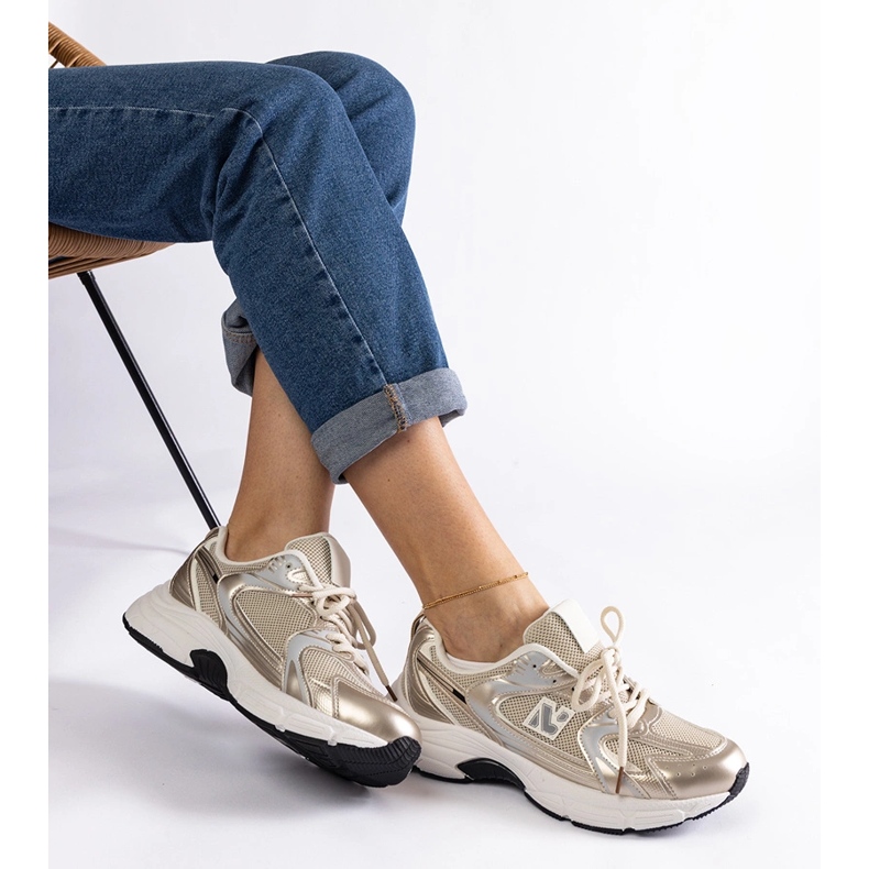 Baskets de sport classiques dorées 2