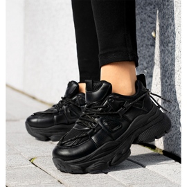 Sneakers pour femmes sur la plate-forme noire 2