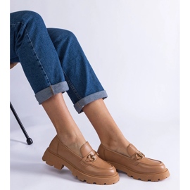 Mocassins bruns avec cuir écologique avec décoration dorée beige 2