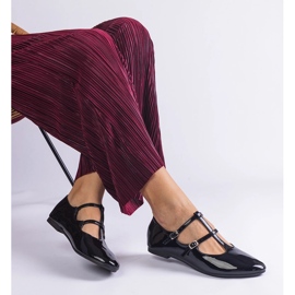 Ballerines vernies noires avec boucle le noir 1